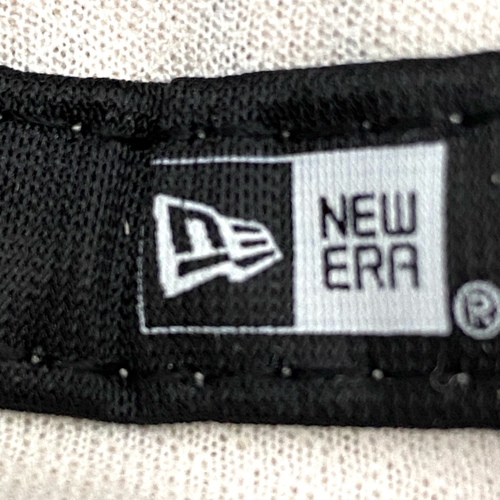New Era UNISEX New York Yankees Natural Retro Beachin' Bucket Hat - Picture 9 of 9